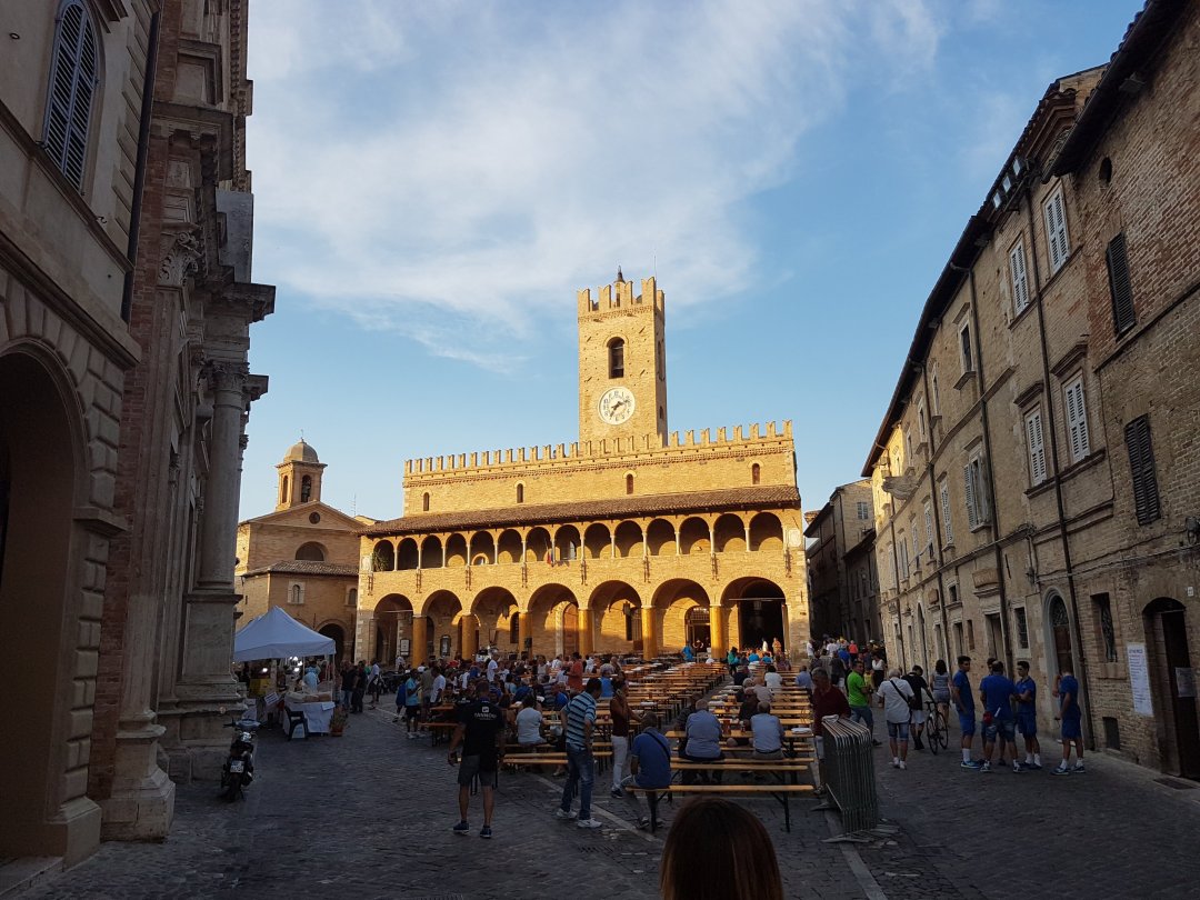 Piazza del popolo offida